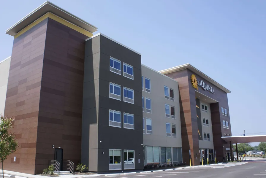 La Quinta Inn & Suites by Wyndham Manchester / Arnold AFB hotel detail image 6
