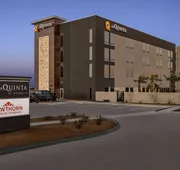 La Quinta Inn & Suites by Wyndham Del Rio hotel detail image 7