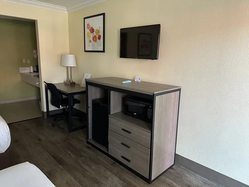 Solara Inn and Suites hotel detail image 6