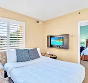Upscale 1BR Suite - 2 Queen Beds - Near Disney hotel detail image 4