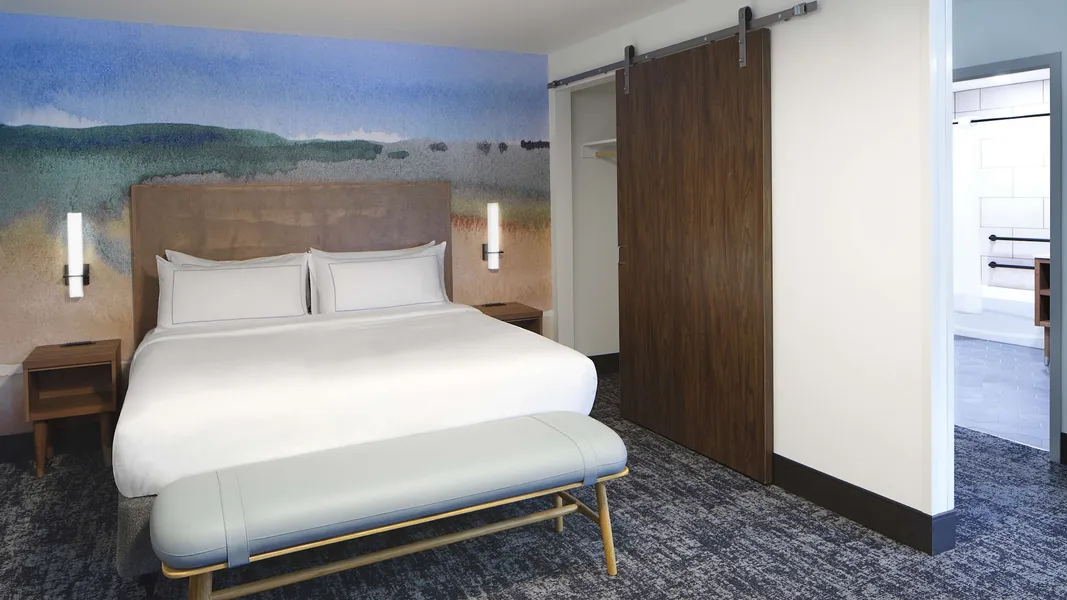 River's Edge Hotel Portland, Tapestry Collection by Hilton hotel detail image 6