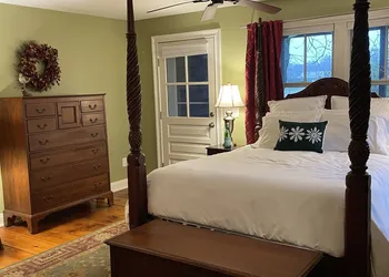 The Farmhouse Bed and Breakfast hotel thumbnail 7