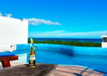 OYO La Cultura Suites hotel thumbnail 5