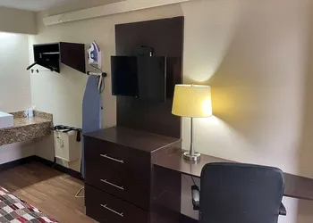 Travelodge by Wyndham Holland/Toledo hotel thumbnail 6