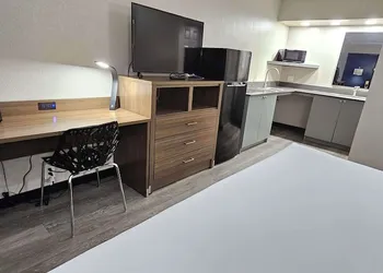 SureStay Studio by Best Western Victoria hotel thumbnail 3