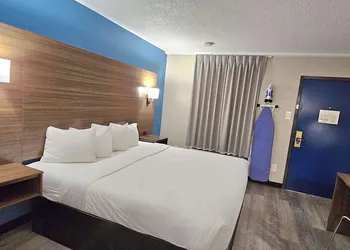 SureStay Studio by Best Western Victoria hotel thumbnail 5