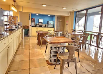 SureStay Studio by Best Western Victoria hotel thumbnail 6
