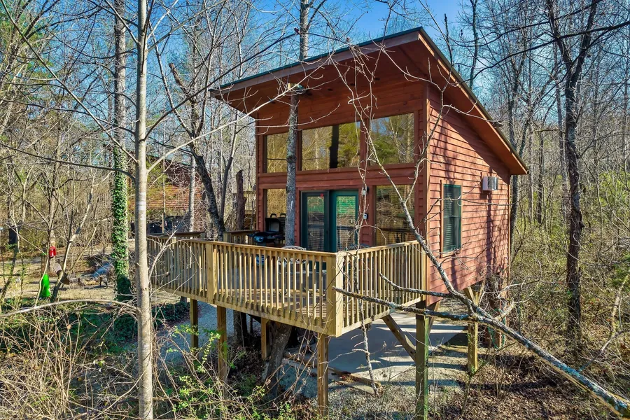Rivers Edge Treehouses hotel detail image 2