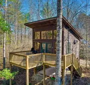 Rivers Edge Treehouses hotel detail image 3