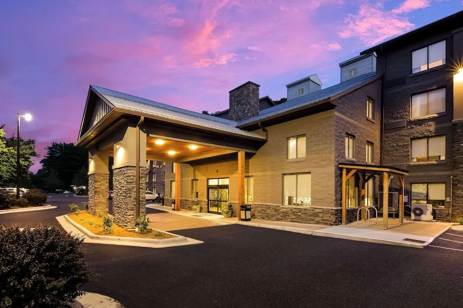 Graystone Lodge, an Ascend Collection Hotel hotel detail image 2