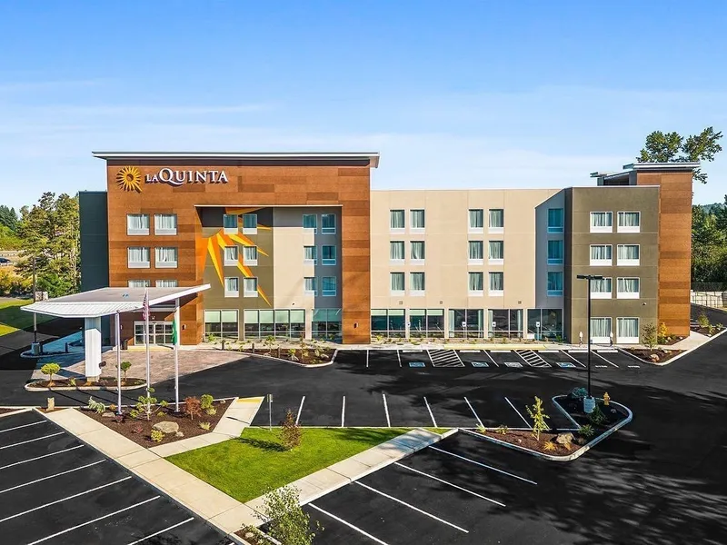 La Quinta Inn & Suites by Wyndham Centralia hotel detail image 6