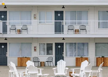 Kettle Valley Beach Resort hotel thumbnail 7