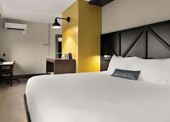 CityFlatsHotel - Port Huron an Ascend Collection Hotel hotel thumbnail 6