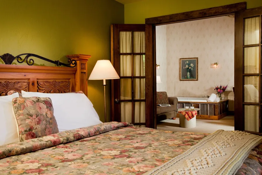 Chanticleer Cabins hotel detail image 6