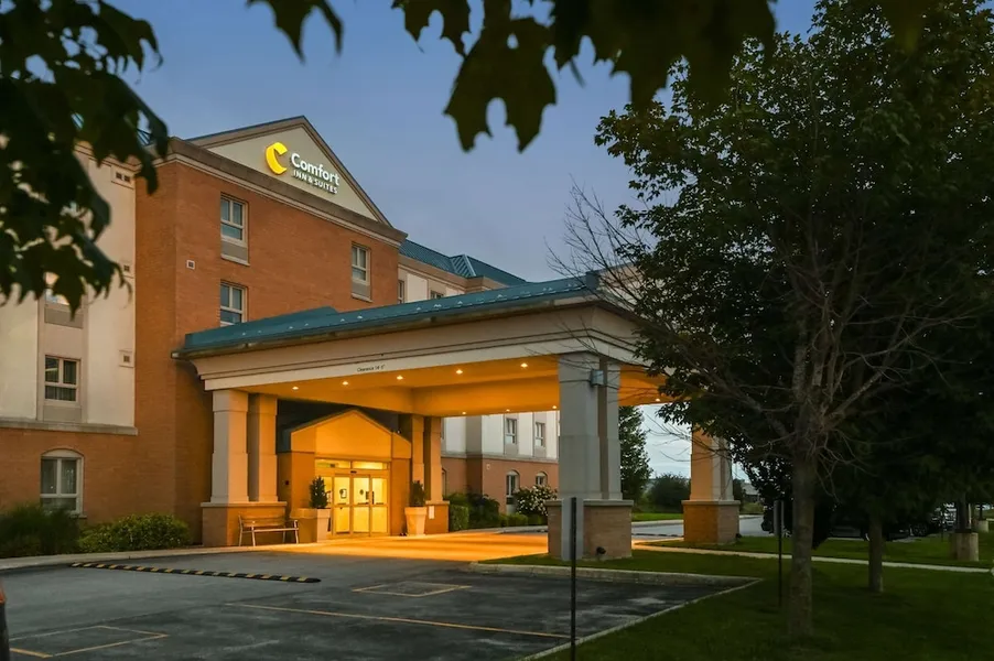 Comfort Inn & Suites hotel detail image 2