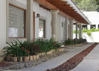 Sublime Valley Resort hotel thumbnail 3