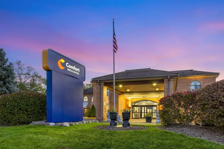 Comfort Inn & Suites Mundelein-Vernon Hills hotel detail image 2