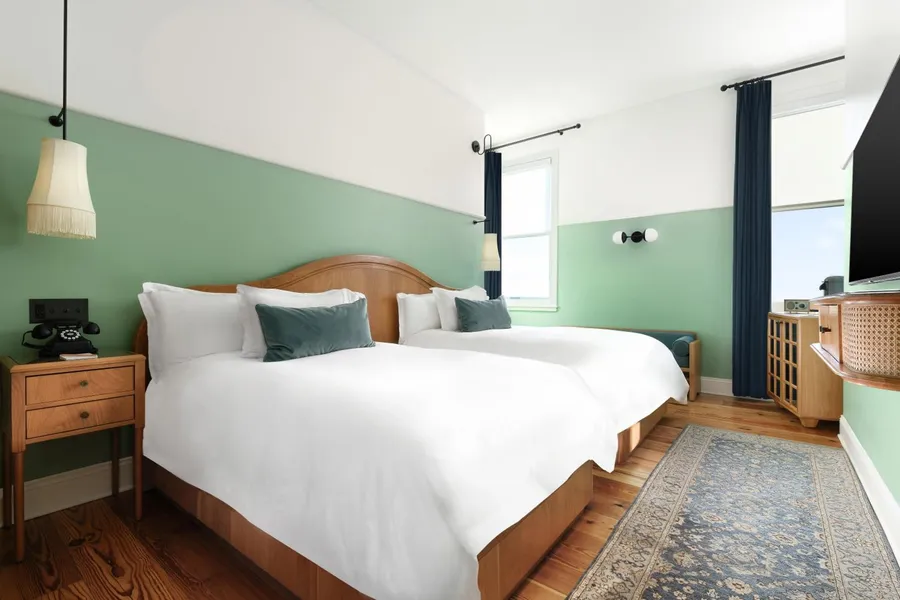 The Drayton Hotel Savannah, Curio Collection by Hilton hotel detail image 2