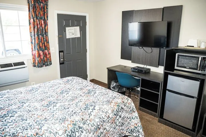 Capri inn and Suites hotel detail image 6