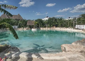 Coco Resort hotel thumbnail 2