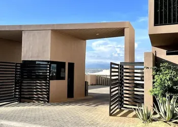Condo Mir by TRVL2HM hotel thumbnail 2