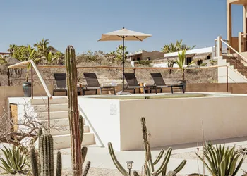Baja Temple hotel thumbnail 3