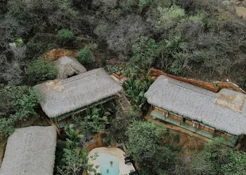 Cocos Hotel hotel thumbnail 6