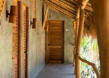 Cocos Hotel hotel thumbnail 8