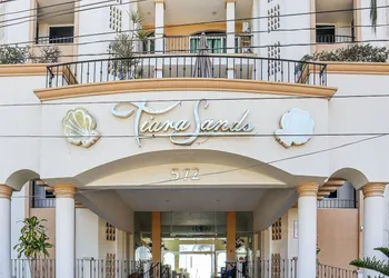 Tiara Sands condo excelente ubicación hotel thumbnail 2