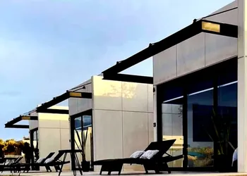 D'Vino hotel thumbnail 3