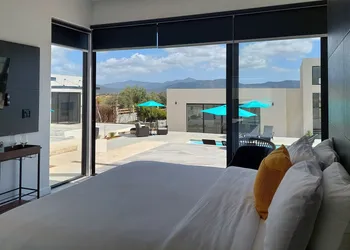 D'Vino hotel thumbnail 5