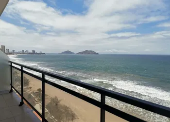 Condos Perla hotel thumbnail 2