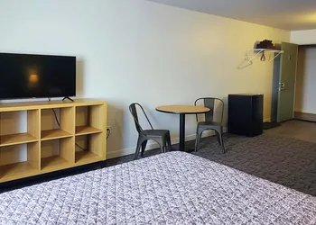 WorkStay Lodging - Yarbo, SK - Near Esterhazy & Mosaic K1, K2, & K3 hotel thumbnail 5