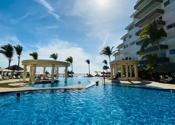 Departamentos QM1 hotel thumbnail 3