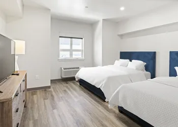 Seaport Suites hotel thumbnail 2