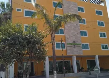 Aberdeen Hotel Dolores Hidalgo hotel thumbnail 2