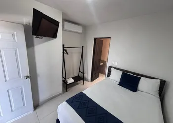 Hotel Juarez 70 hotel thumbnail 5