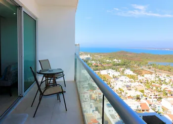 Torre Peninsula hotel thumbnail 2
