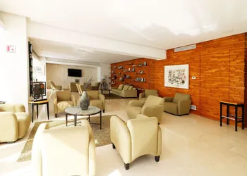 Torre Peninsula hotel thumbnail 4