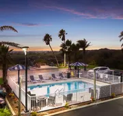 Ocean Sands Beach Inn Ultra Sparkling Half Acre Private Beach OnSite Saltwater Mineral Pool open until 4 AM Bedside Candy In ALL hotel detail image 3