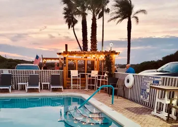 Ocean Sands Beach Inn Ultra Sparkling Half Acre Private Beach OnSite Saltwater Mineral Pool open until 4 AM Bedside Candy In ALL hotel thumbnail 4