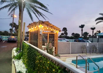 Ocean Sands Beach Inn Ultra Sparkling Half Acre Private Beach OnSite Saltwater Mineral Pool open until 4 AM Bedside Candy In ALL hotel thumbnail 5