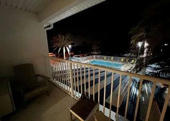 Ocean Sands Beach Inn Ultra Sparkling Half Acre Private Beach OnSite Saltwater Mineral Pool open until 4 AM Bedside Candy In ALL hotel thumbnail 6