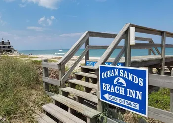 Ocean Sands Beach Inn Ultra Sparkling Half Acre Private Beach OnSite Saltwater Mineral Pool open until 4 AM Bedside Candy In ALL hotel thumbnail 7