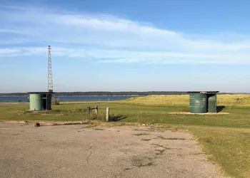 Willow Springs Marina hotel thumbnail 3