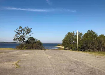 Willow Springs Marina hotel thumbnail 6