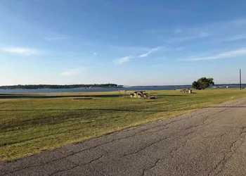 Willow Springs Marina hotel thumbnail 7