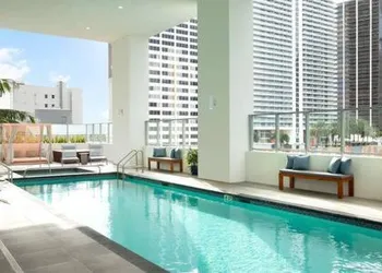 High floor Heart of downtown Miami 2 Bed heated POOL & GYM hotel thumbnail 2
