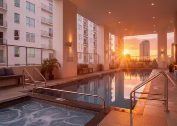 High floor Heart of downtown Miami 2 Bed heated POOL & GYM hotel thumbnail 4