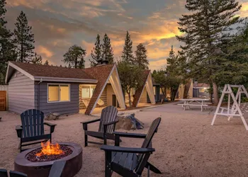 Blue Bear Lodge by Big Bear Vacations Walk To Marina & Village hotel thumbnail 3